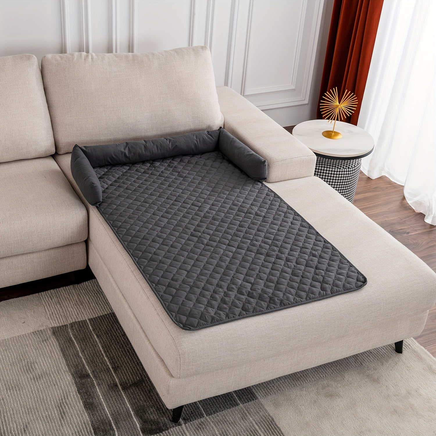 Szara, wodoodporna i antypoślizgowa mata dla zwierząt